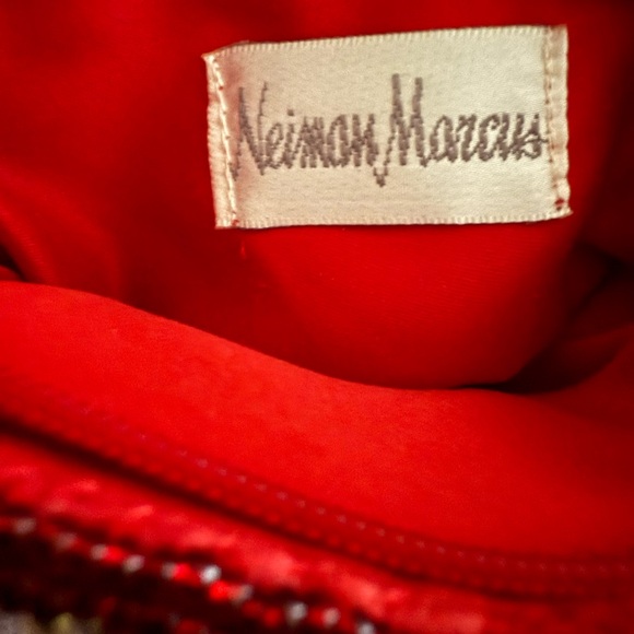 Neiman Marcus Vibrant Red Accessory - Picture 5 of 5